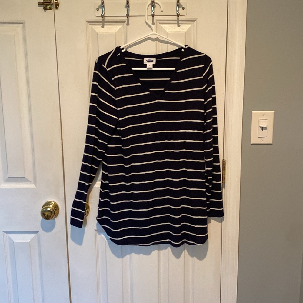 🌺 3/$10 Maternity Old Navy Women's Blue and White Striped Babydoll Fit Top